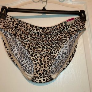 NWT Cacique Hipster Panty in Leopard. Size 22/24!